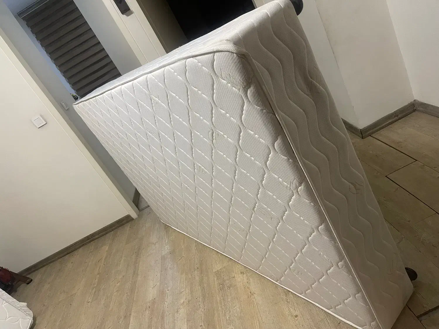 تخت ۱۲۰ سانت کوئین|تخت و سرویس خواب|تهران, والفجر|دیوار