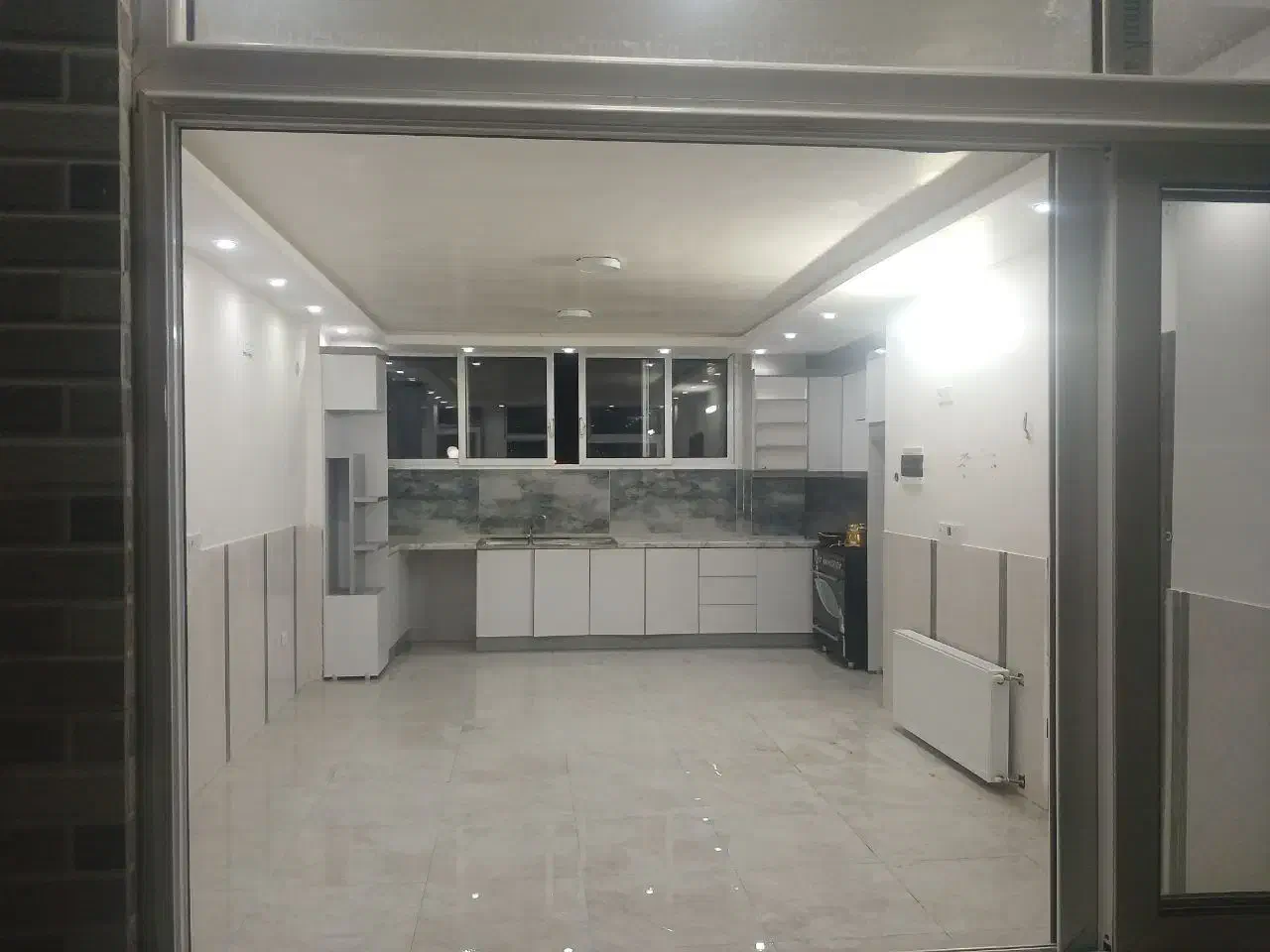 سوئیت نوساز شیک مبله با تمام وسایل|اجارهٔ آپارتمان|خمینی‌شهر, |دیوار