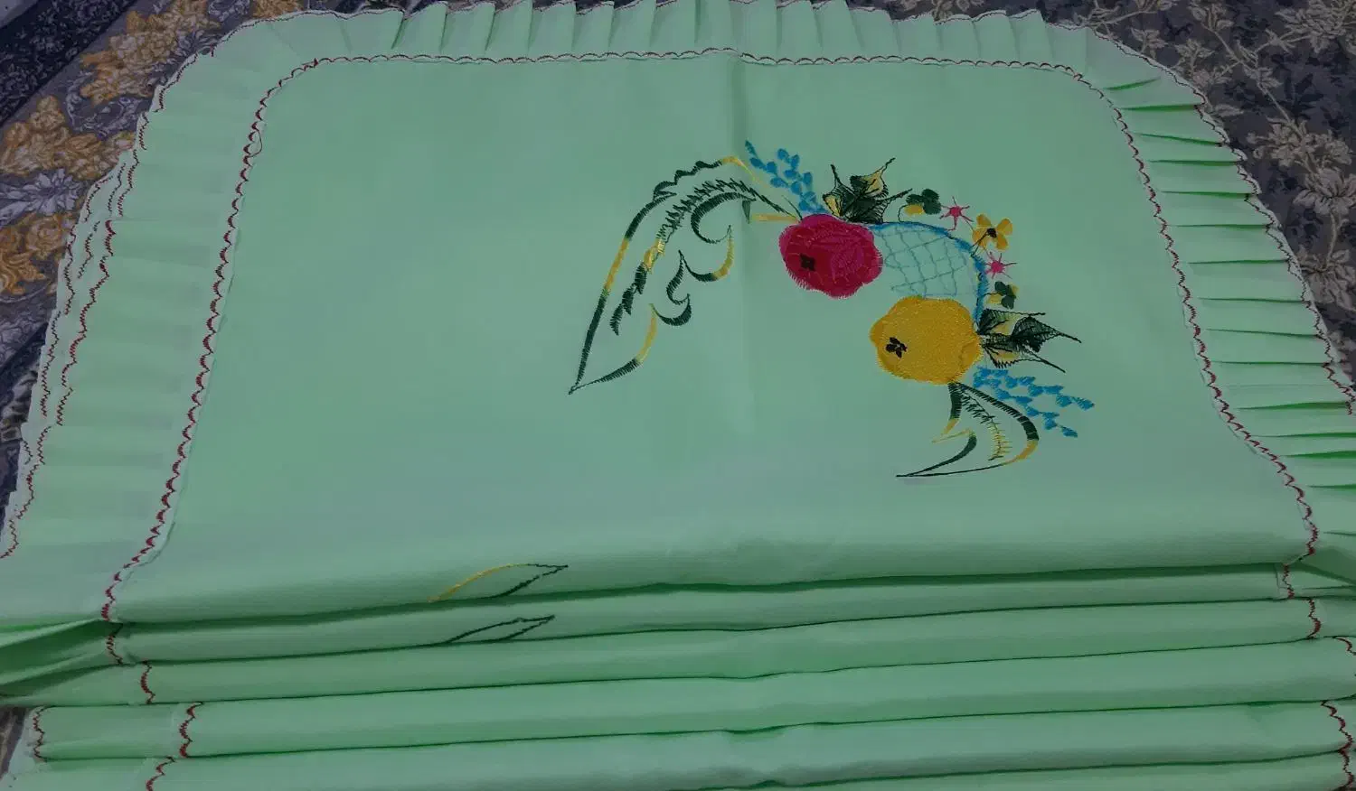 روبالشتی.. نو قیمت ارزان|رختخواب، بالش، پتو|دهلران, |دیوار