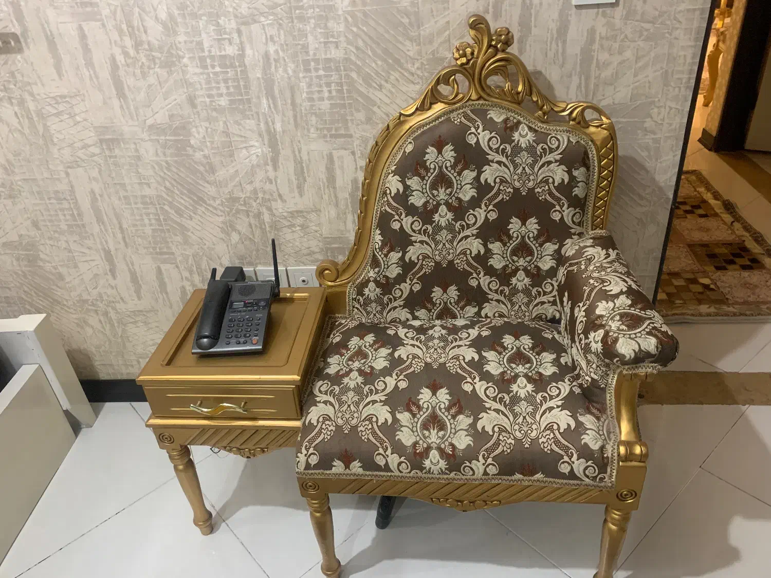 میز تلفن|میز تلفن|قم, دانش|دیوار