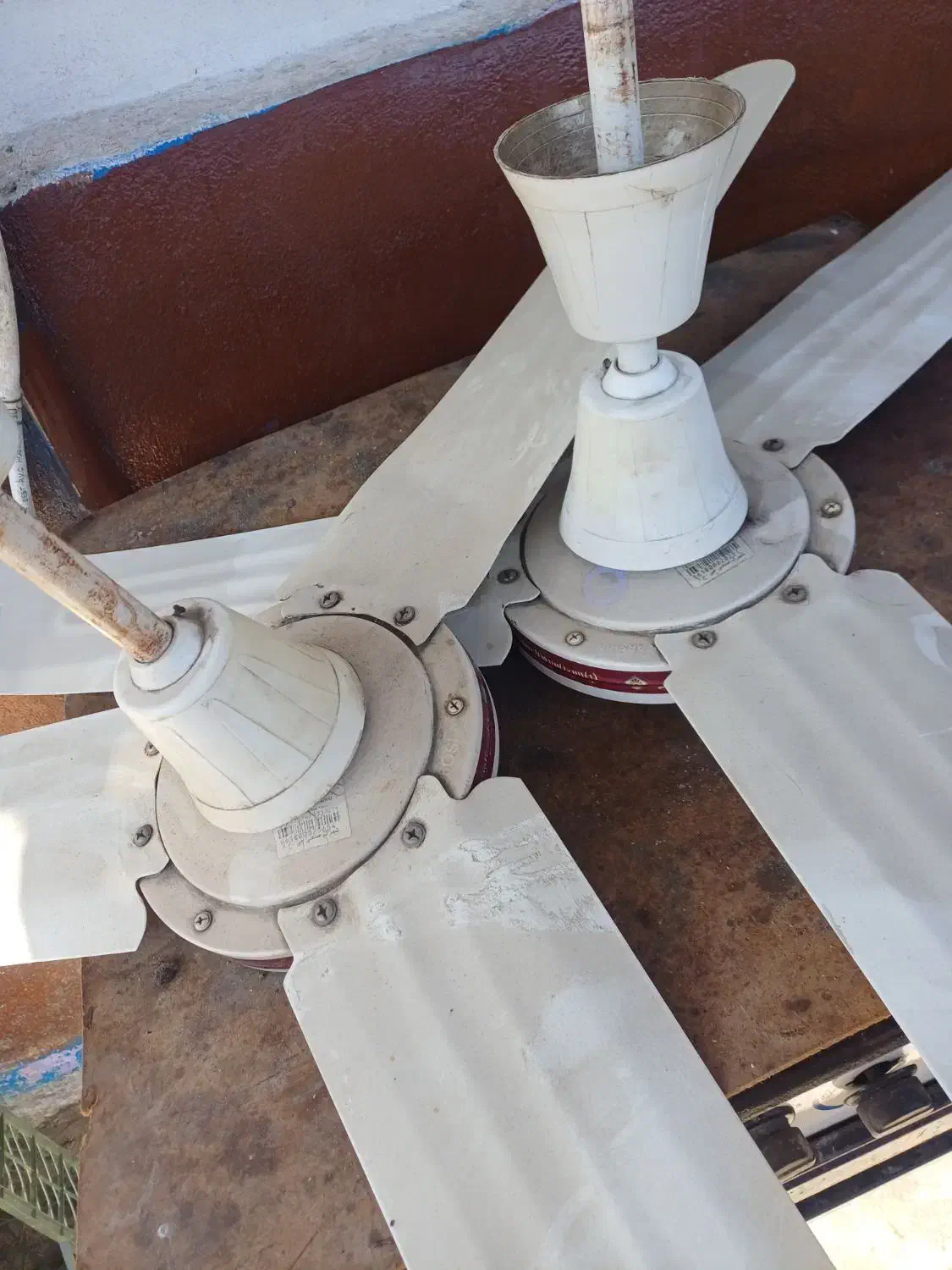 پنکه سقفی|پنکه و تصفیهکنندهٔ هوا|آستارا, |دیوار