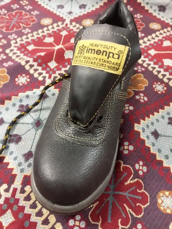 کفش ایمنی سایز 42.43|کیف، کفش، کمربند|قرچک, زیبا شهر|دیوار