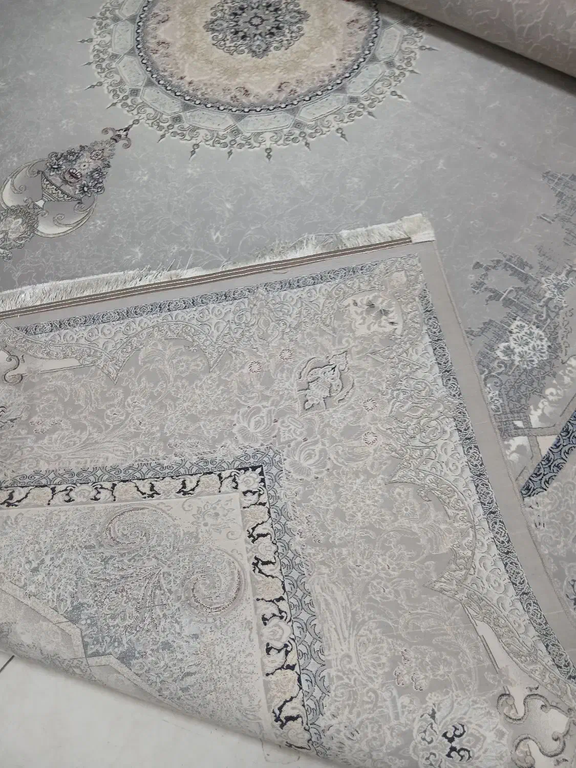 ۵تخته۱۲ متری ۱۲۰۰ شانه ضخیم نقره ای|فرش|نسیمشهر, |دیوار