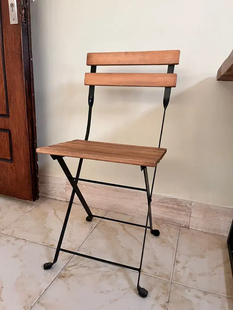 صندلی چوبی|صندلی و نیمکت|اندیشه, اندیشه فاز ۱|دیوار