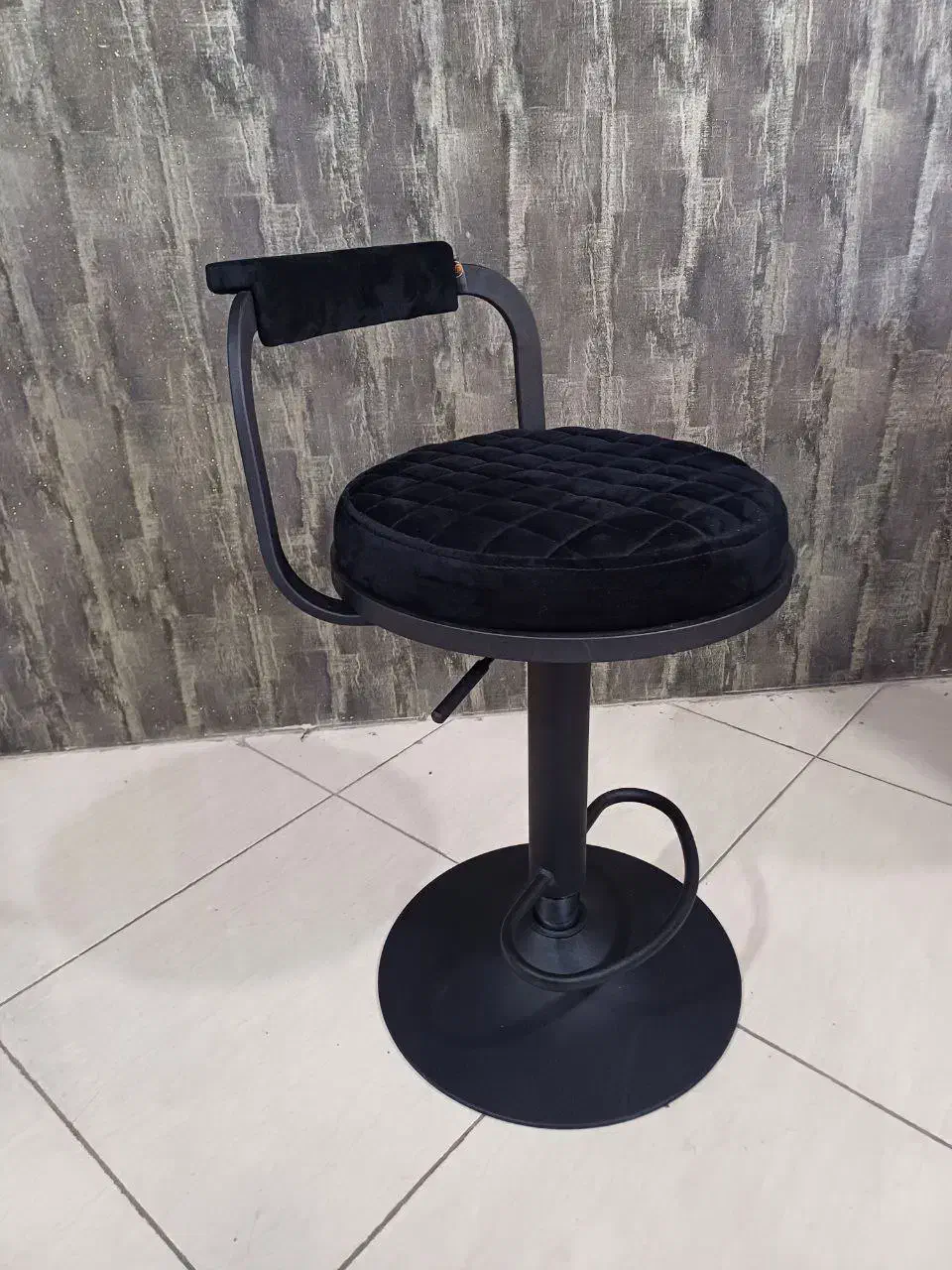 صندلی  آزمایشگاهی|صندلی و نیمکت|قدس, شهر‌قدس|دیوار