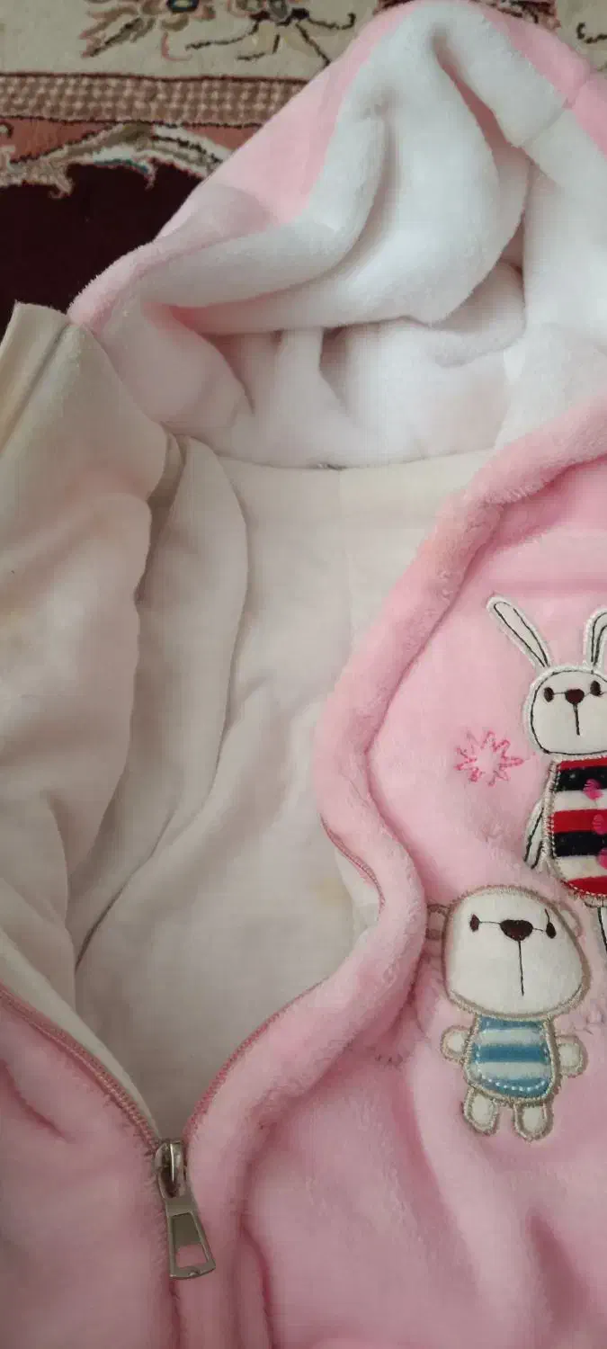 لباس بچگانه|لباس|مسجد سلیمان, |دیوار