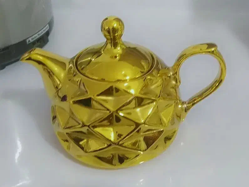 قوری طلایی|قوری، کتری، قهوه‌ساز دستی|روانسر, |دیوار