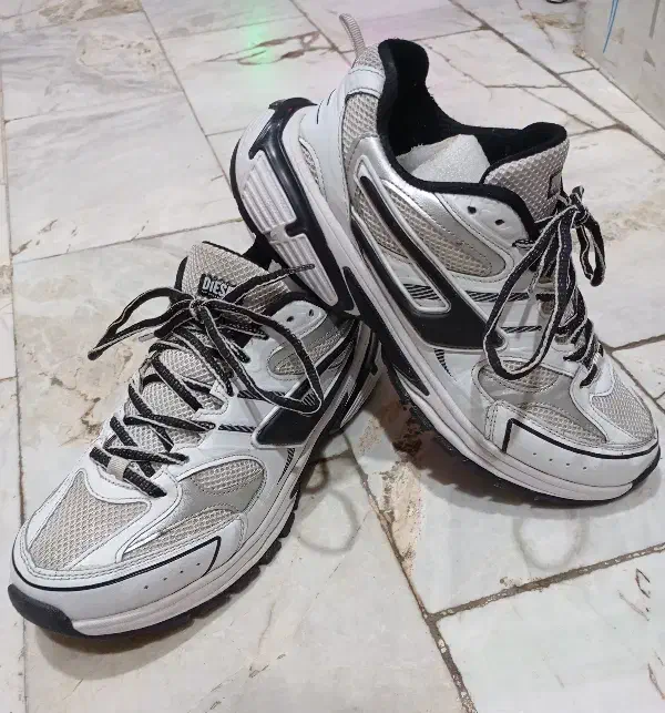 کتانی دیزل اورجینال 43|کیف، کفش، کمربند|گرمی, |دیوار