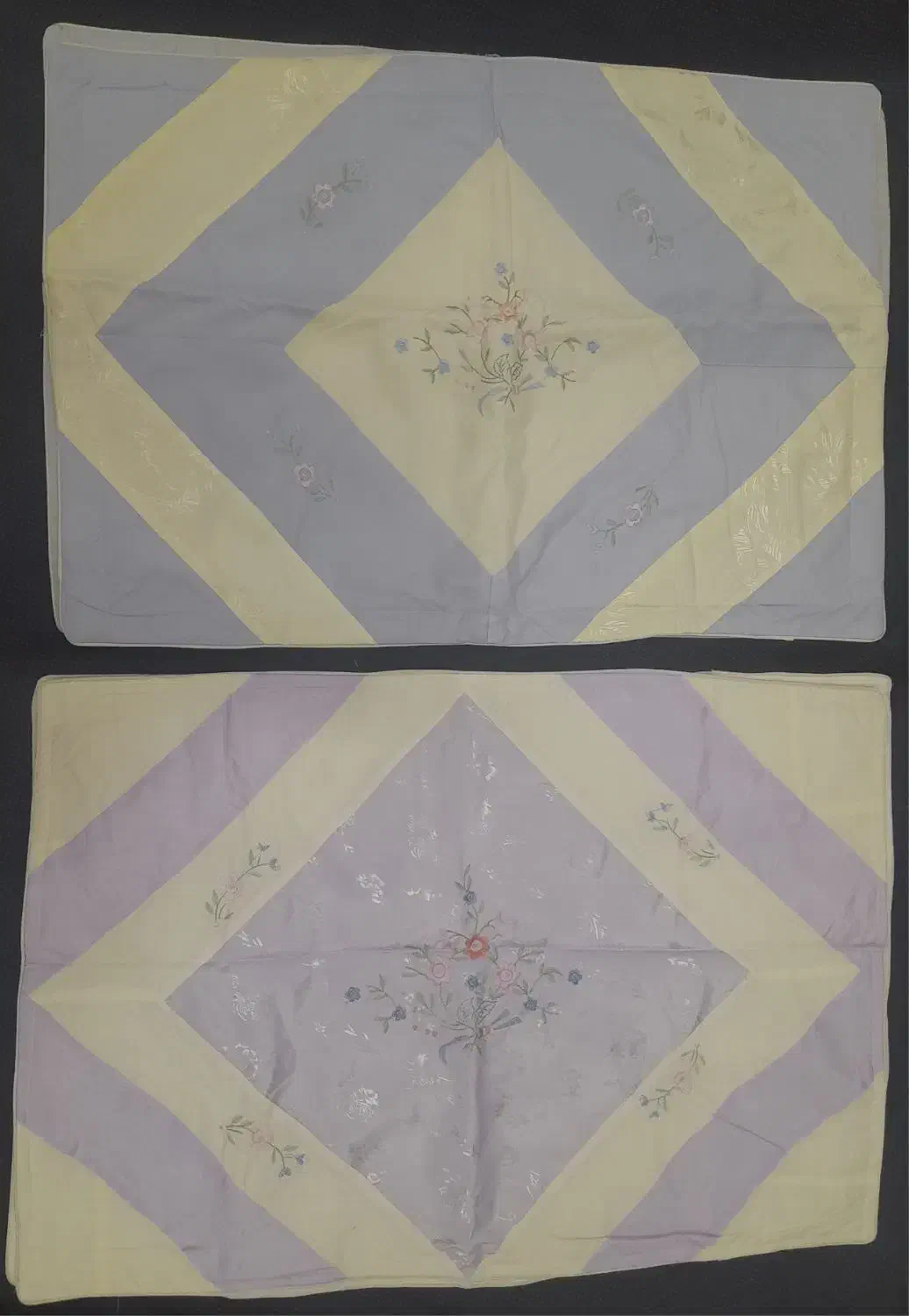 رو بالشتی|رختخواب، بالش، پتو|اشتهارد, |دیوار