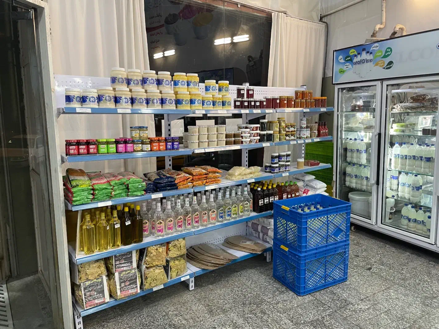 واگذاری مغازه لبنیات-فروش یخچال|اجارهٔ مغازه و غرفه|قم, منبع آب|دیوار