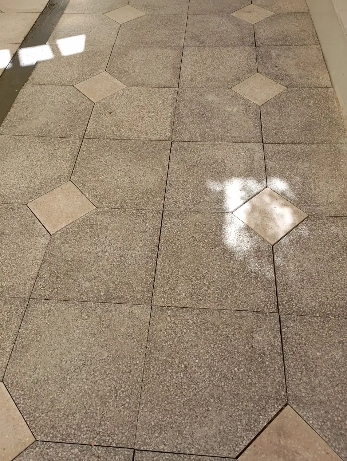 سنگ نماو کاشی کاری و موزاییک و....|خدمات پیشه و مهارت|کرمانشاه, |دیوار