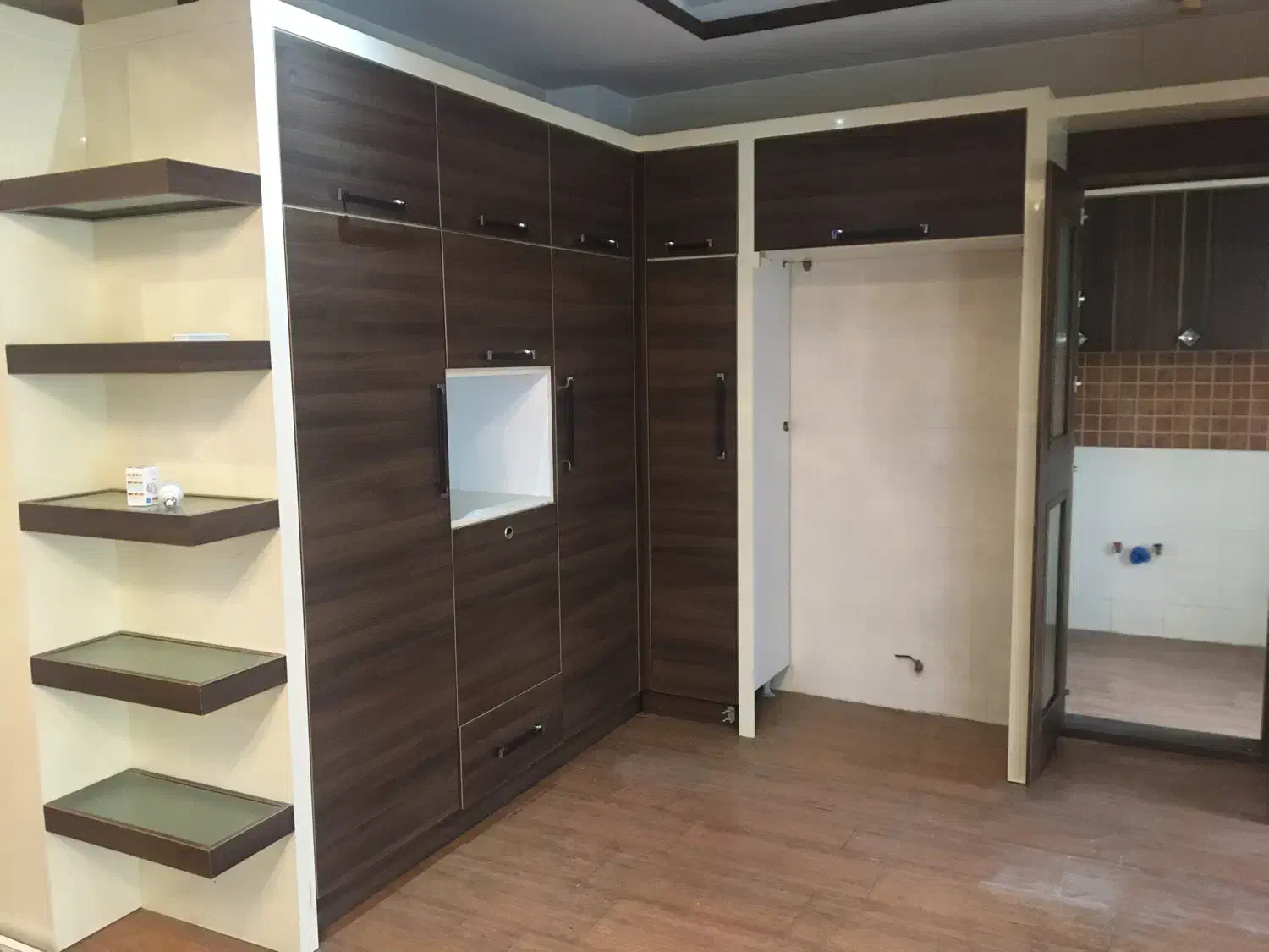 120 متر، تک واحدی، سه خواب، خ شقایق، حزین|اجارهٔ آپارتمان|لاهیجان, شقایق|دیوار