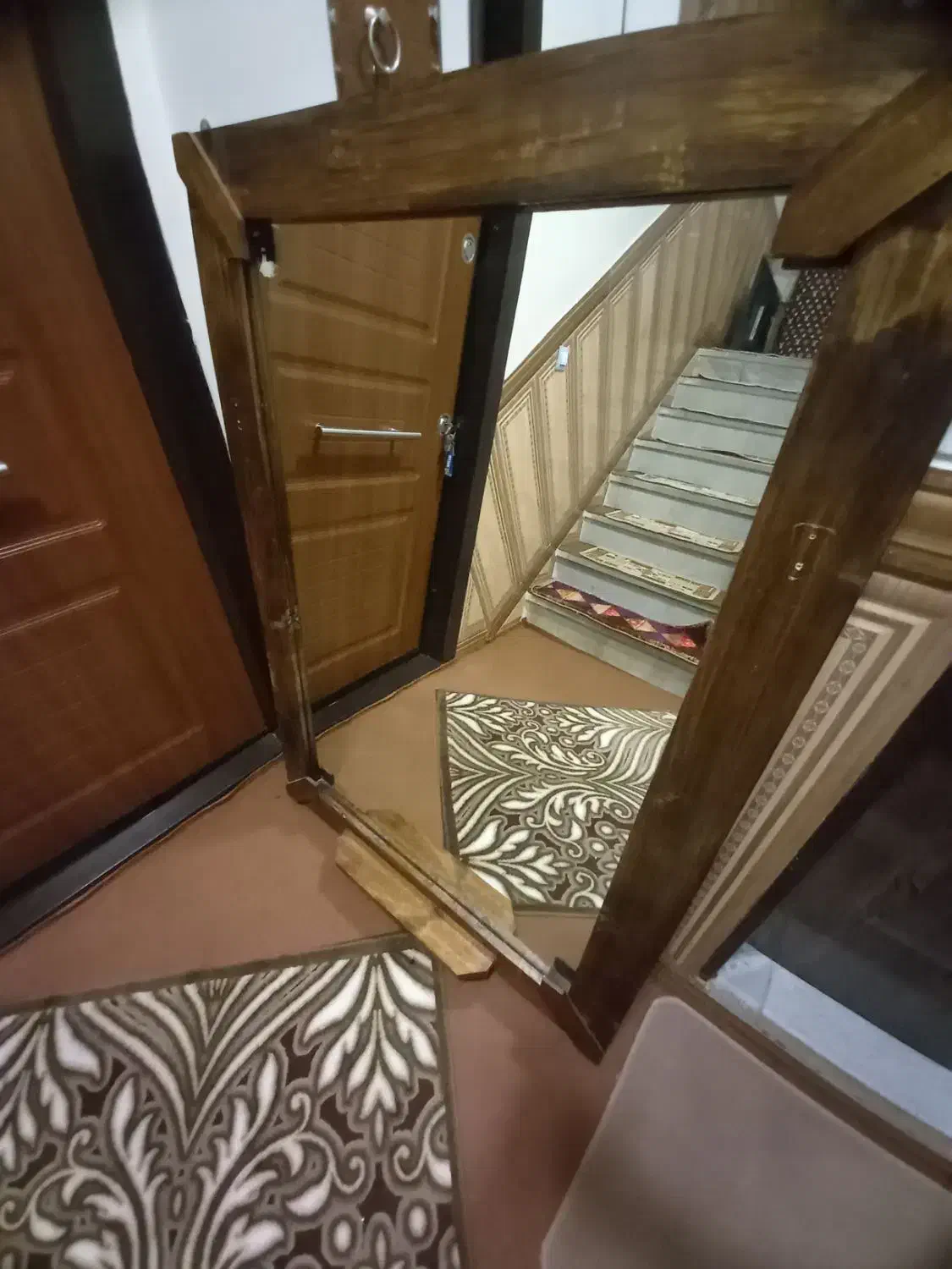 آیینه و مبل|آینه|همدان, |دیوار