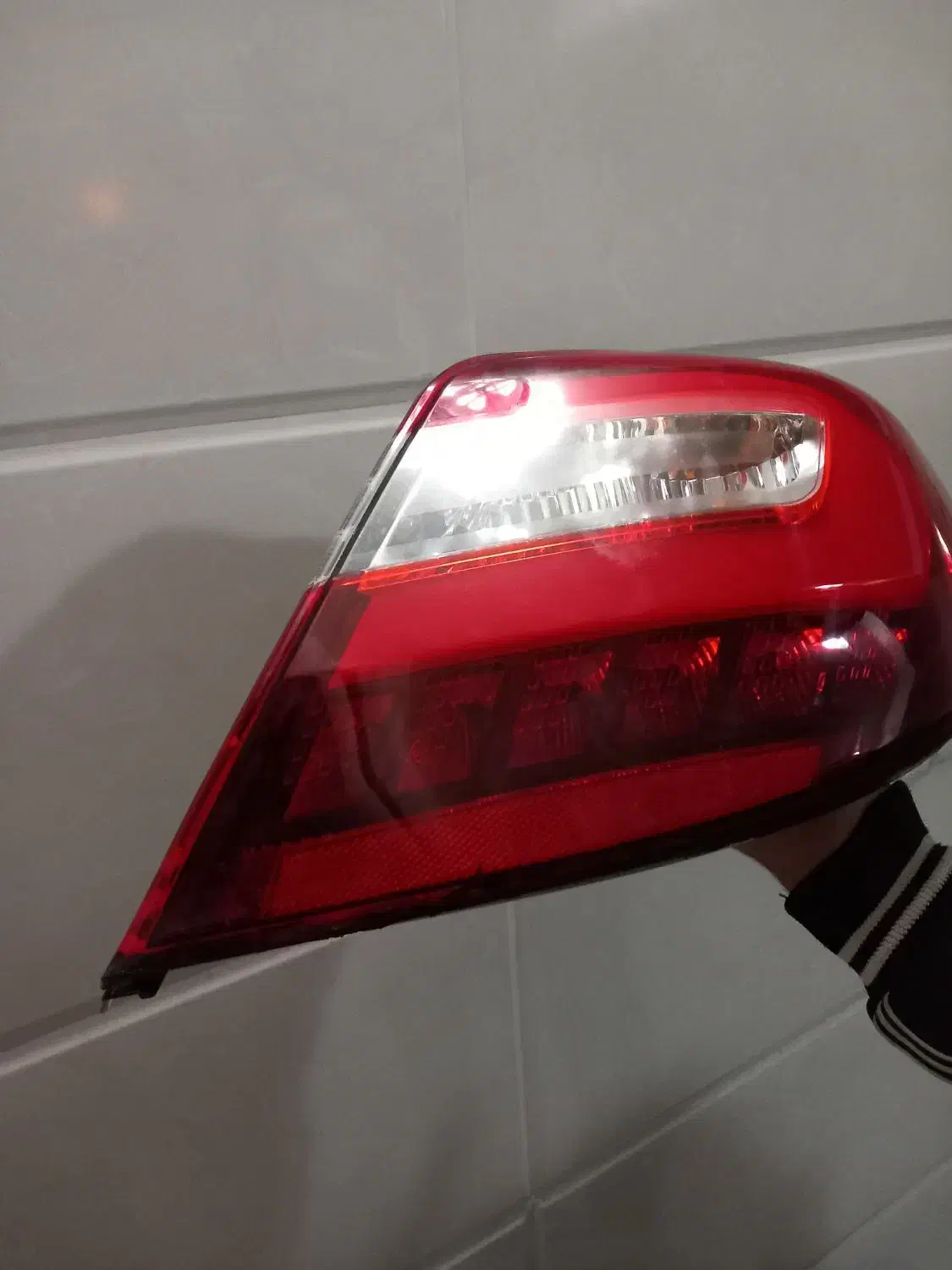 چراغ خطر دناپلاست|قطعات یدکی و لوازم جانبی|اصفهان, باغ فدک|دیوار