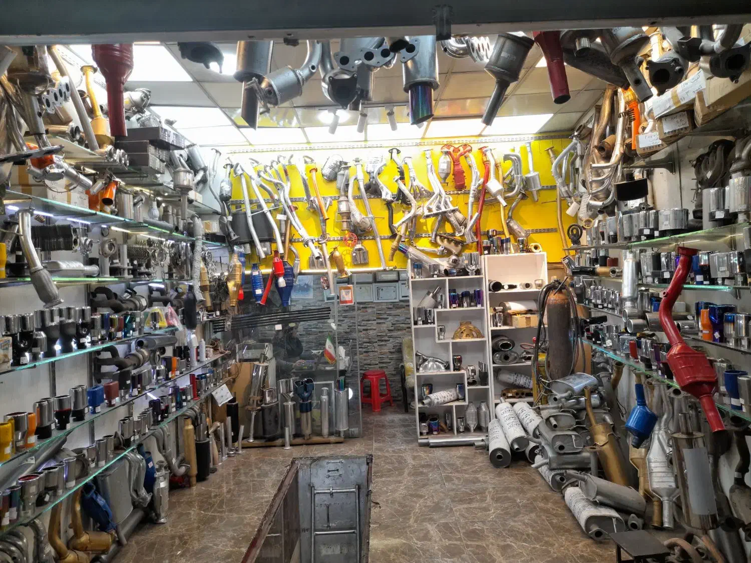 اگزوز کامل ال ۹۰ موجود میباشد اصلی منبع|قطعات یدکی و لوازم جانبی|رشت, کوی حسینی|دیوار