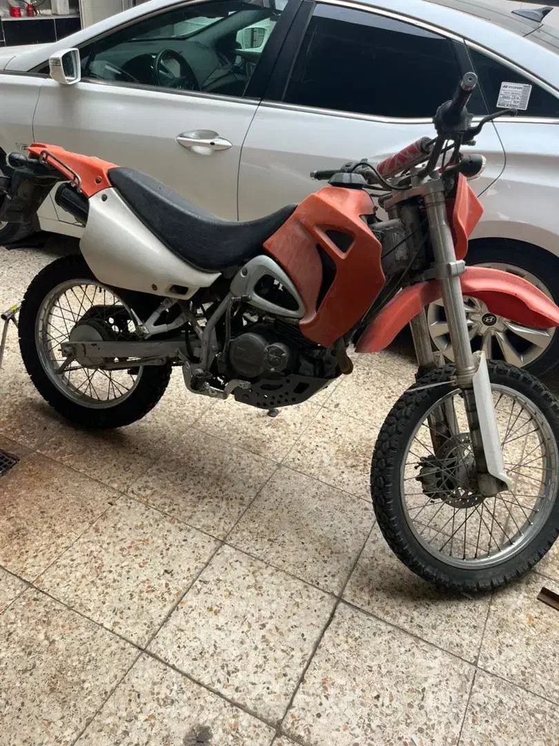 موتور هیوسانگ ۲۰۰|موتورسیکلت|اهواز, کوی منابع طبیعی|دیوار