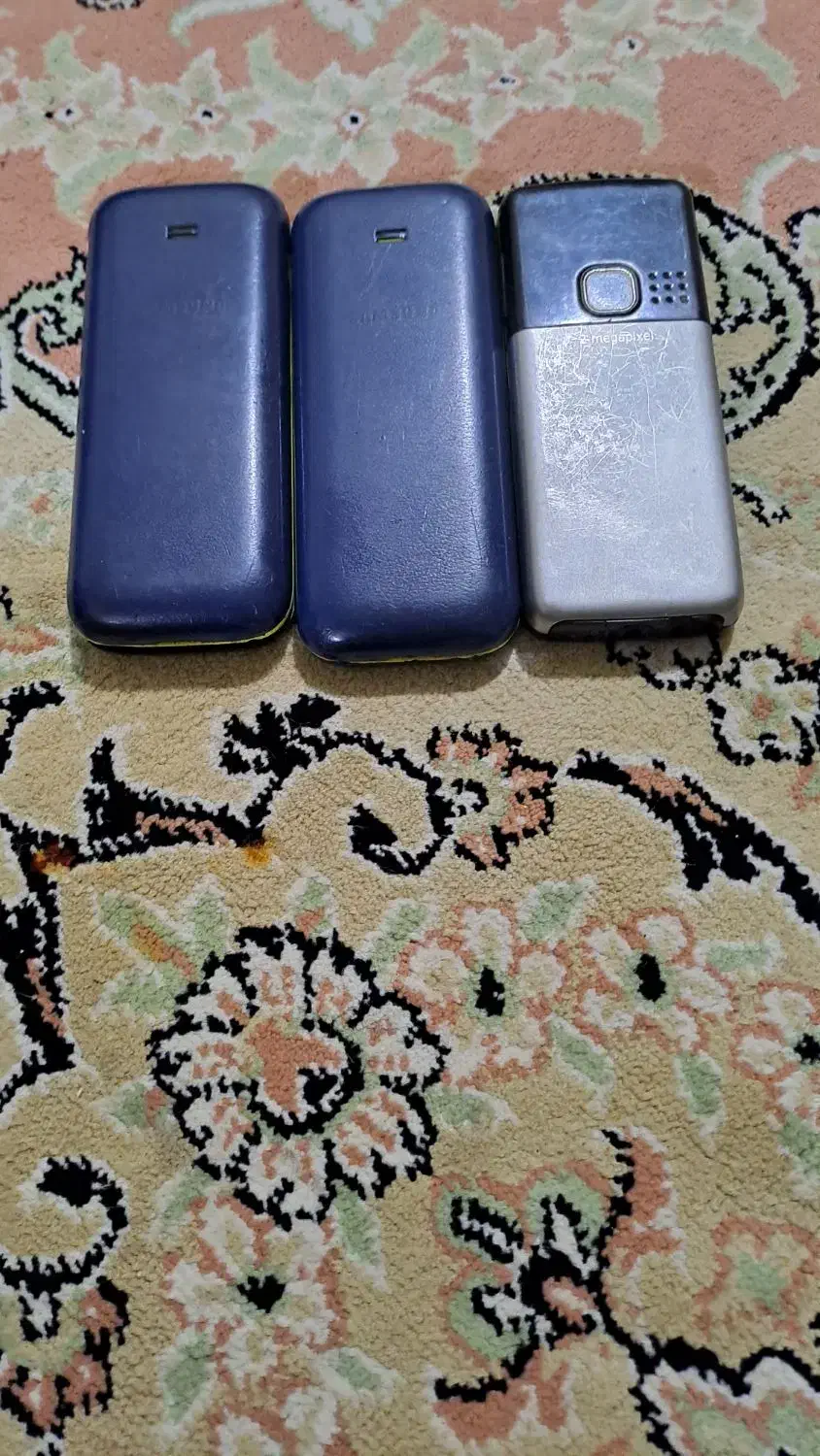 موبایل فروشی با کارتن ساده|موبایل|بومهن, |دیوار