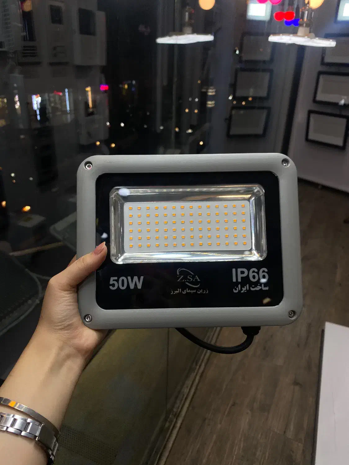 فروش جدید پرژکتور های متنوع|لامپ و چراغ|اهواز, ۳۰ متری|دیوار