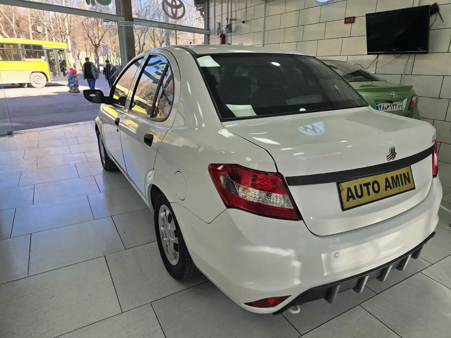 ساینا ۱۴۰۰|خودرو سواری و وانت|شهرکرد, |دیوار