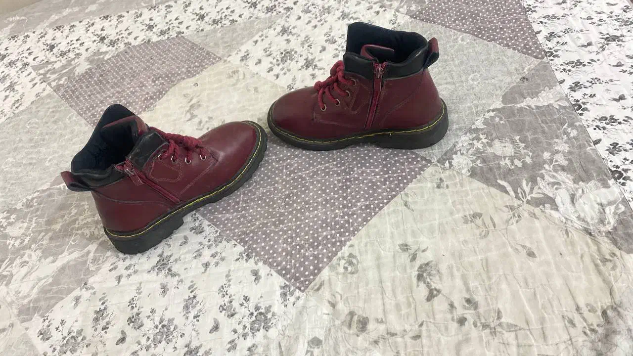 کاپشنو پوتین سایز۳۳|کفش و لباس بچه|بانه, |دیوار