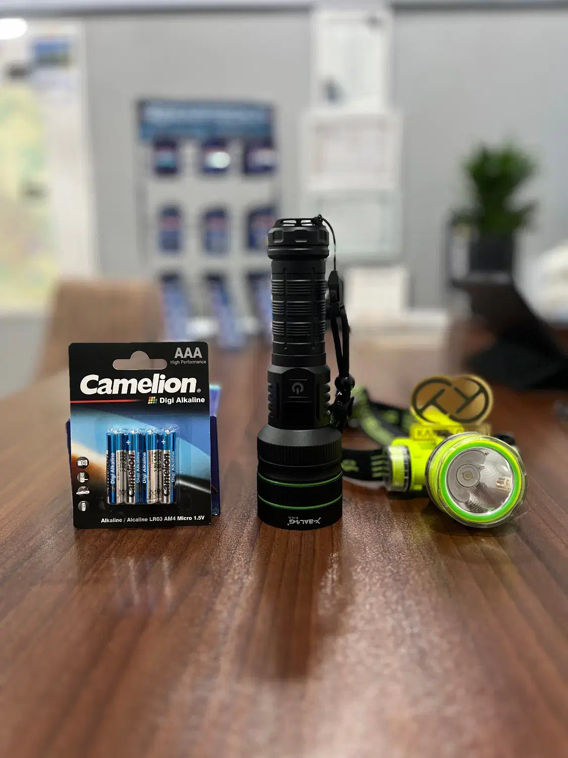 چراغ قوه افرودی قوی/با هدلایت و باتری اضافه رایگان|کوهنوردی و کمپینگ|تهران, بازار|دیوار