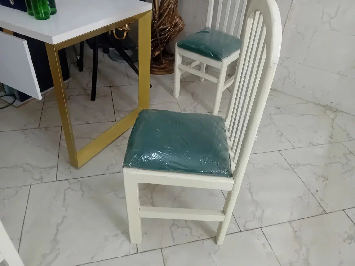 کتابخانه وصندلی|کتابخانه، شلف، قفسه‌های دیواری|مشکین‌دشت, |دیوار