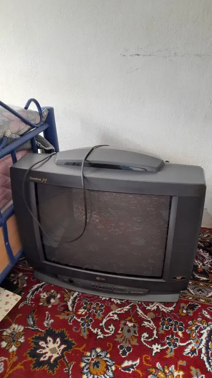 تلویزیون ۲۱ اینچ سالم و در حد|تلویزیون و پروژکتور|نوشهر, |دیوار