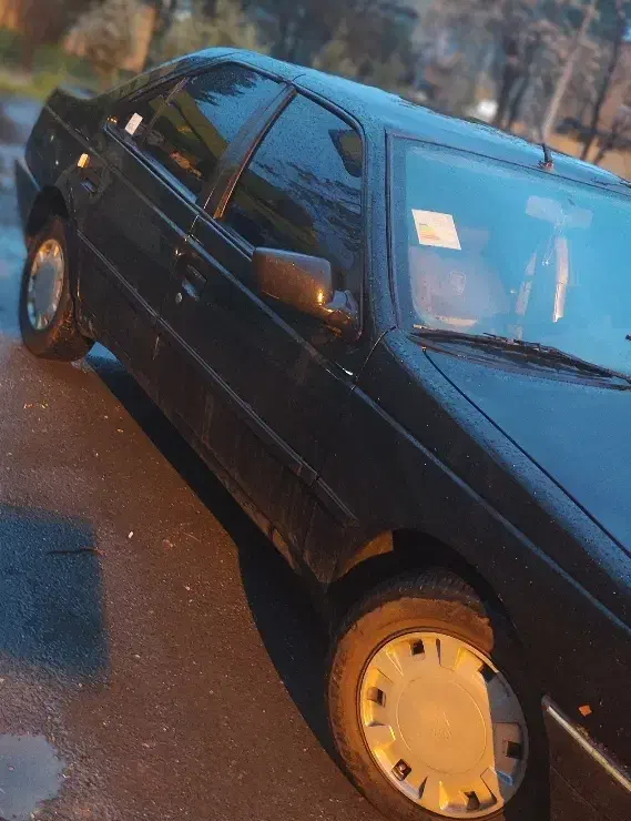 پژو 405 GLX ۲۰۰۰ بنزینی، مدل ۱۳۸۱|خودرو سواری و وانت|فولادشهر, B1|دیوار