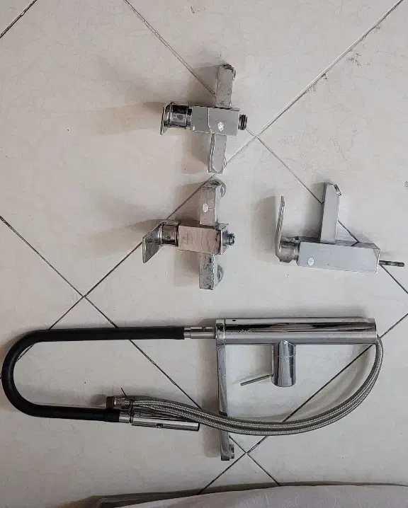 شیر ظرفشویی و دستشویی|لوازم سرویس بهداشتی|مشهد, راهنمایی|دیوار