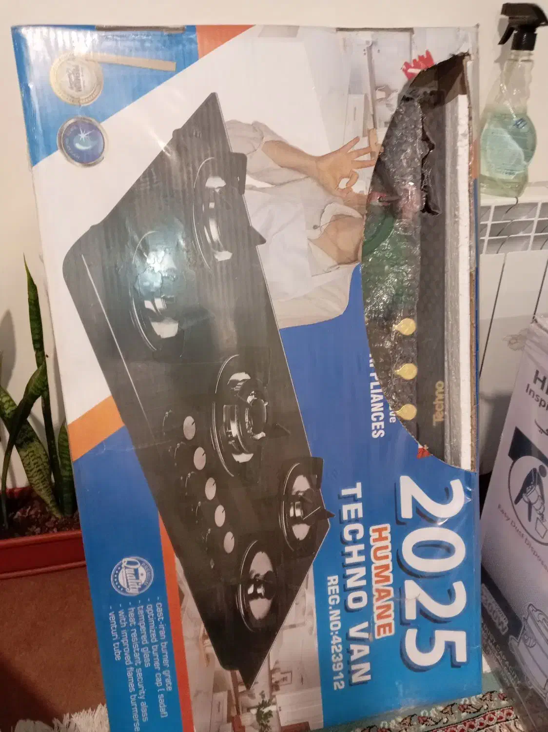 ماکروفر. گاز صفحه ای. جاروبرقی|اجاق گاز و لوازم برقی پخت‌وپز|بافت, |دیوار