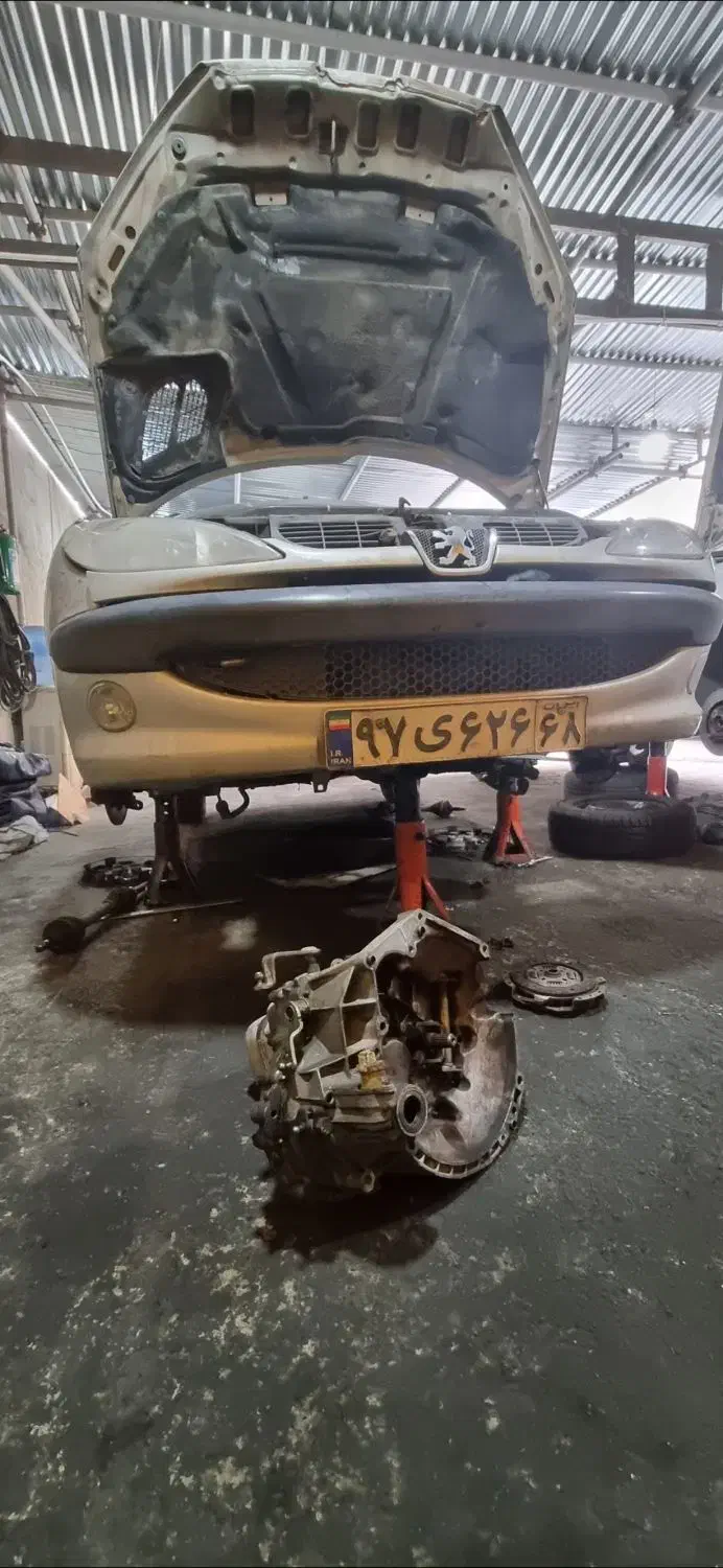 به یک مکانیک نیمه وارد خودروهای ایرانی نیازمندیم|استخدام صنعتی، فنی، مهندسی|کرج, کوی کارمندان جنوبی|دیوار