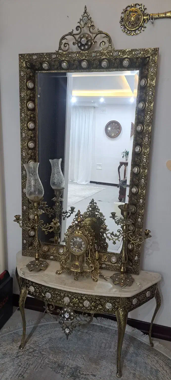 آینه وشمدان برونز در حد نو|آینه|ملایر, |دیوار