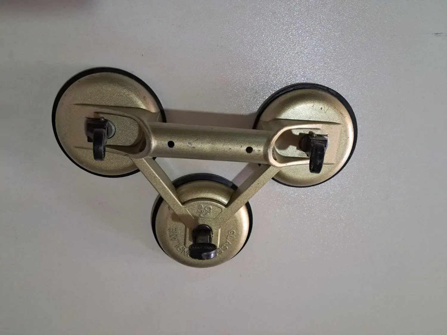 قاپک شیشه|ابزارآلات|مشهد, کارمندان دوم|دیوار