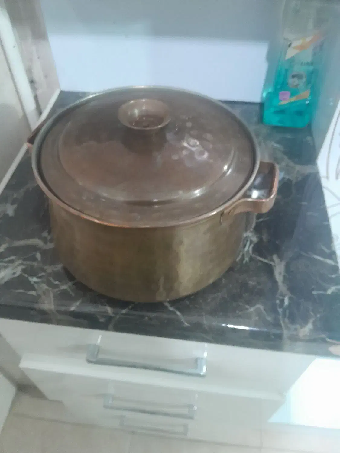 دیک مسی|ظروف پخت‌وپز|ایلام, |دیوار