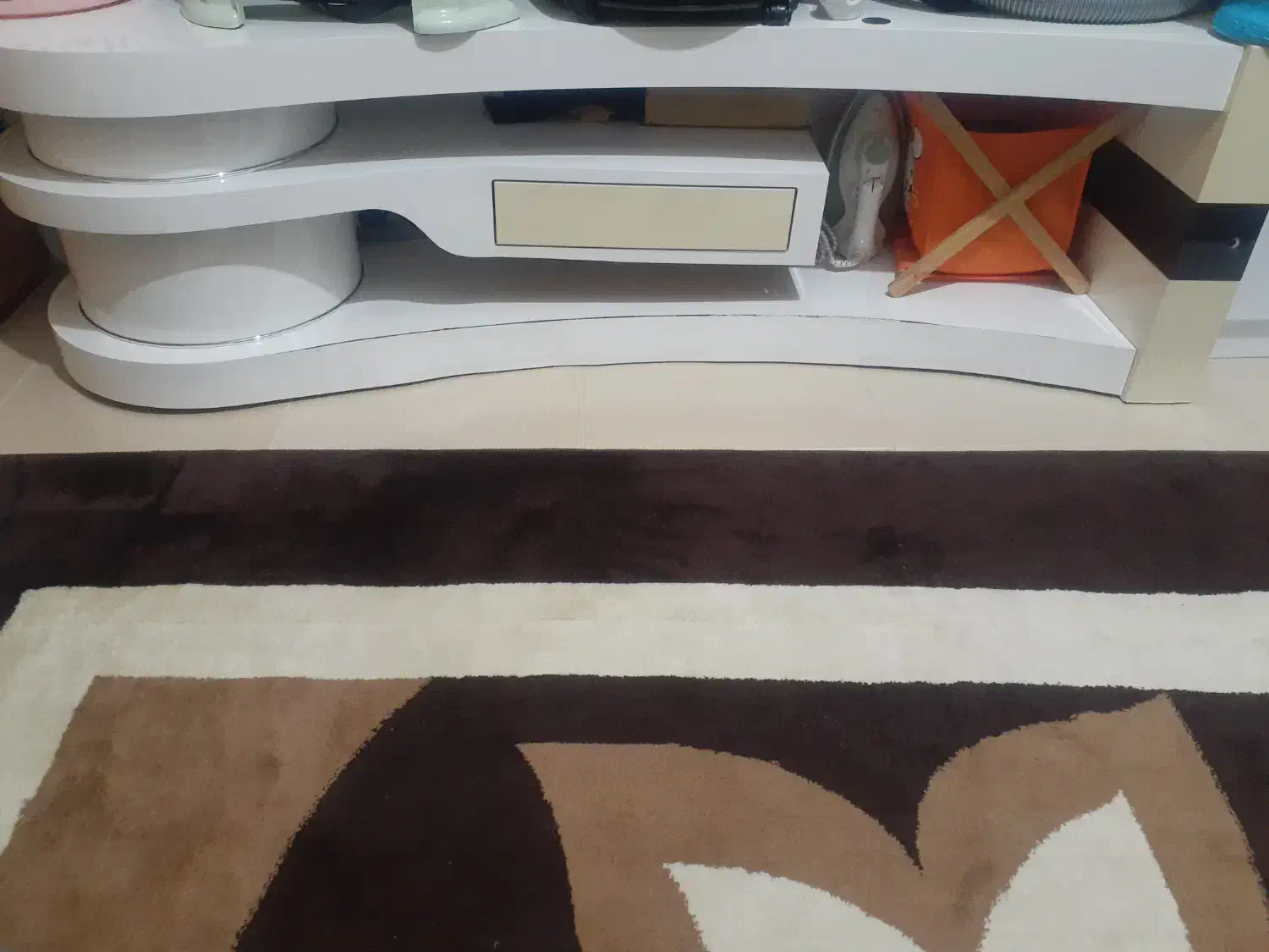 ویترین  میزtv  ساعت.|بوفه، ویترین، کنسول|دلیجان, |دیوار