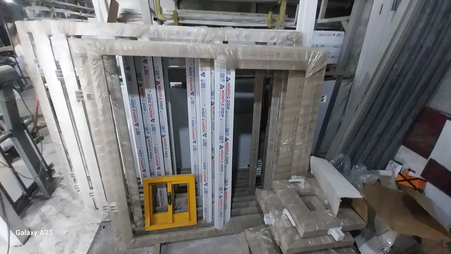 فروش پنجره های pvc و درهای چوبی خاص|مصالح و تجهیزات ساختمان|خمام, |دیوار