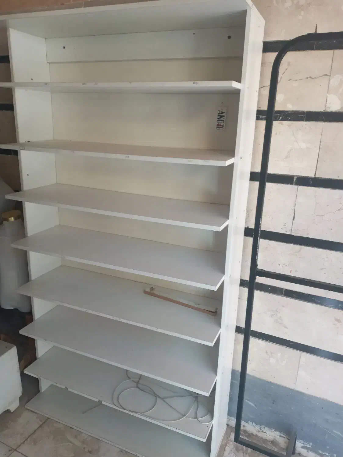 قفسه و رگال|کتابخانه، شلف، قفسه‌های دیواری|قدس, شهر‌قدس|دیوار