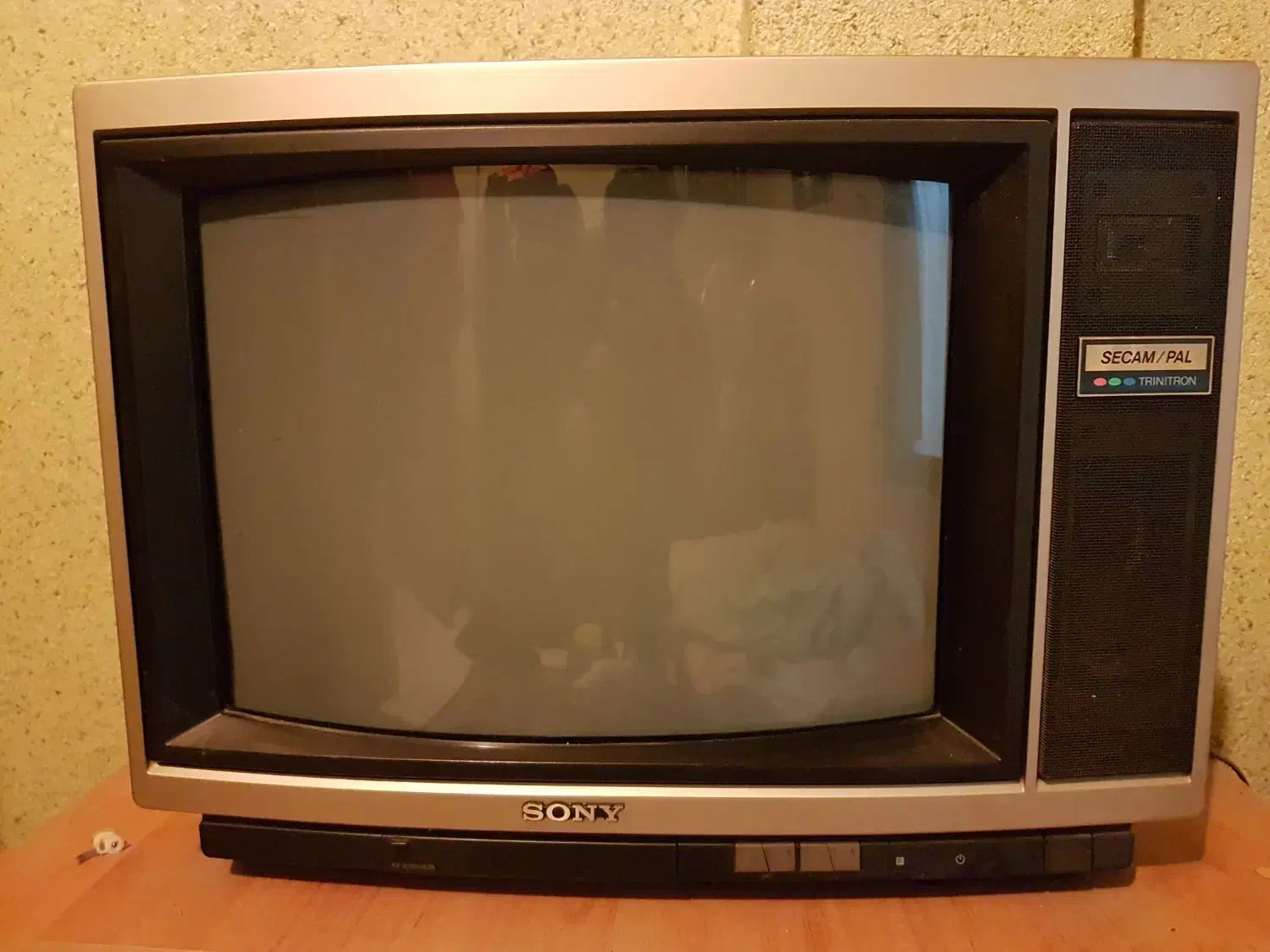 تلویزیون ۲۱ اینچ سونی|تلویزیون و پروژکتور|رامسر, |دیوار
