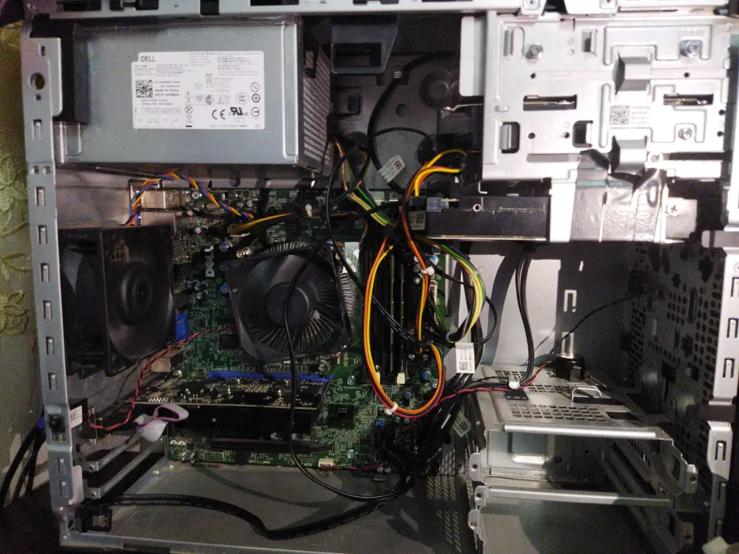 کیس خانگی و گیم های میان رده|رایانه رومیزی|زرند, |دیوار