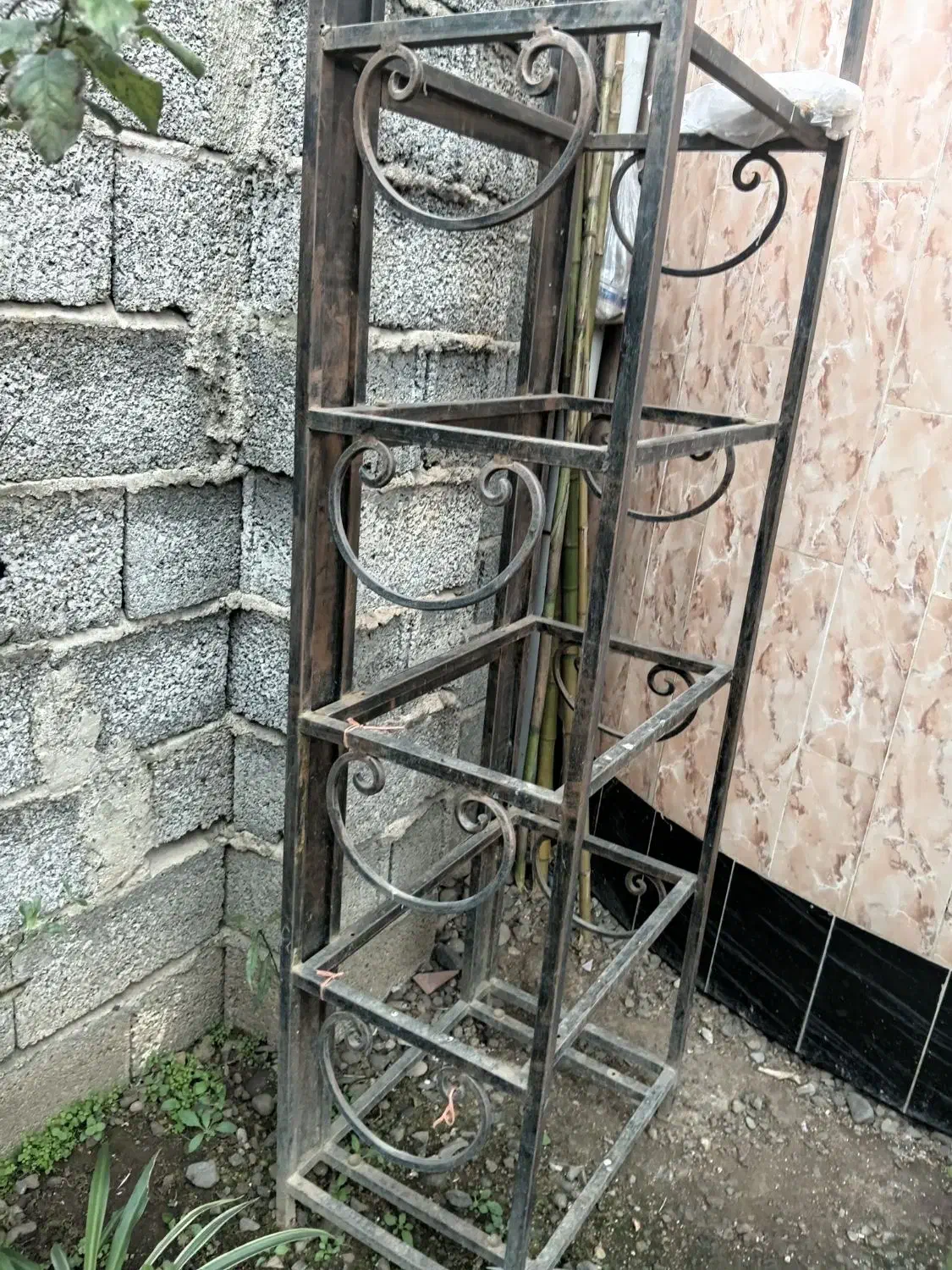 قفسه آهنی|مبلمان خانگی و میز عسلی|لنگرود, |دیوار