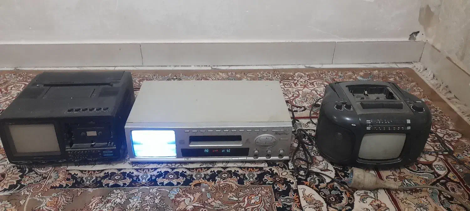 تلوزیون کوچیک عتیقه|تلویزیون و پروژکتور|اهواز, شهرک رزمندگان|دیوار