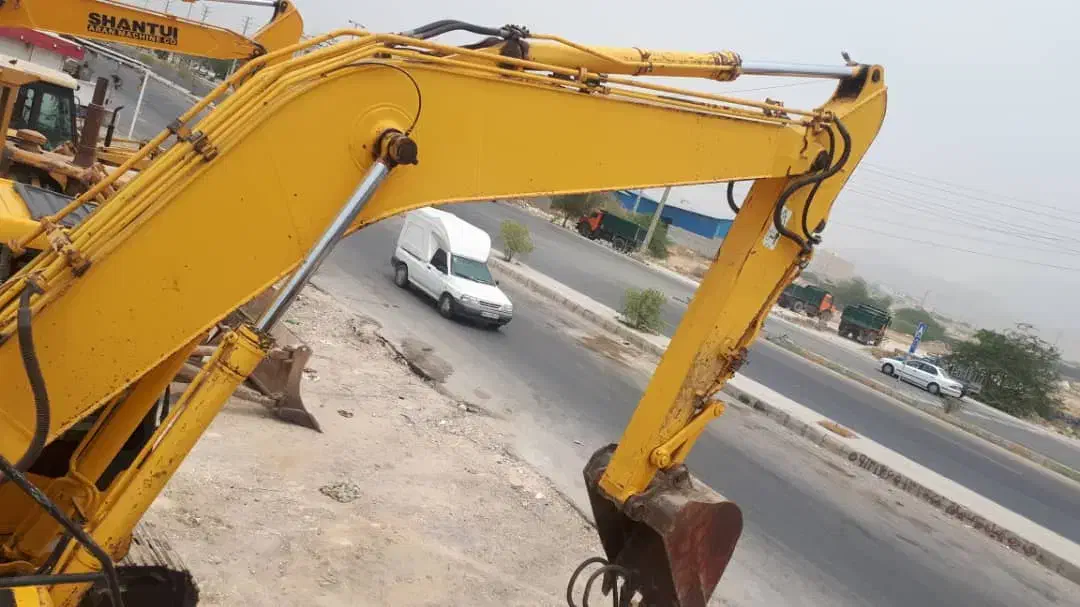 بیل۲۰۰خط ۷کوماتسواصل ژاپن|خودرو سنگین|بندر کنگان, |دیوار