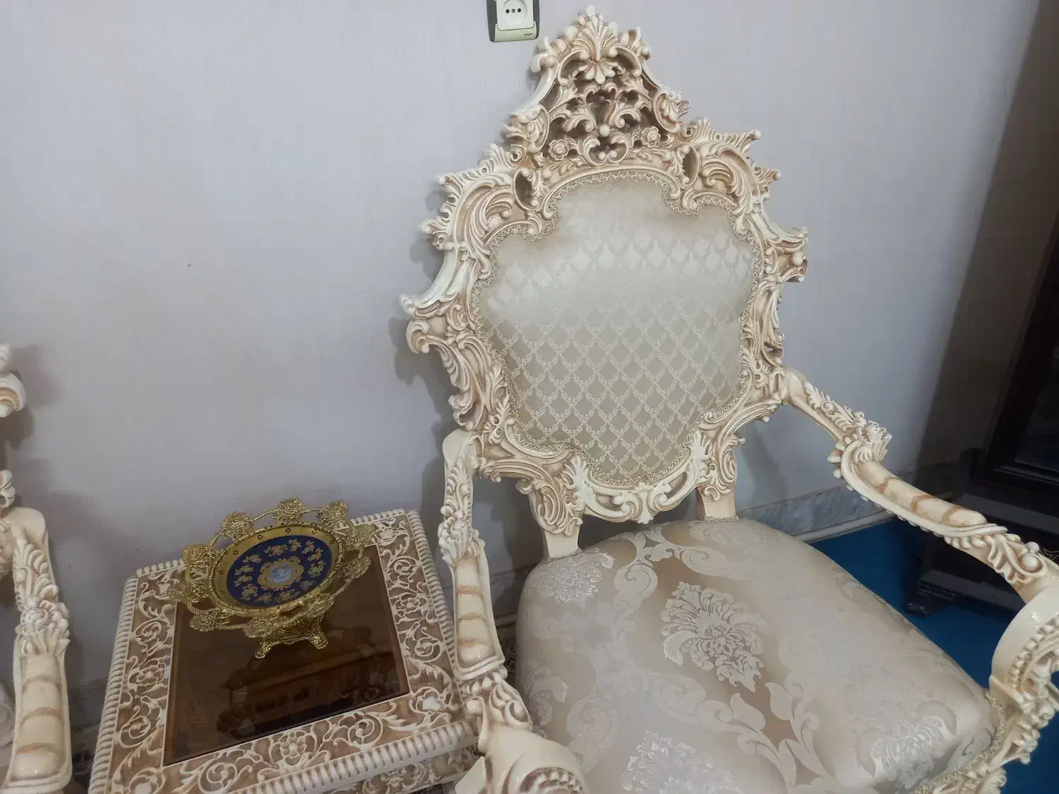 مبل سلطنتی|مبلمان خانگی و میز عسلی|قم, باجک یک|دیوار