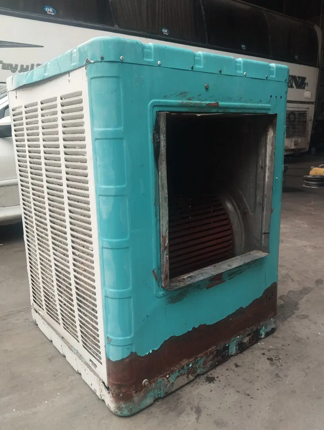 کولر آبی|کولر آبی|مشهد, رباط طرق|دیوار