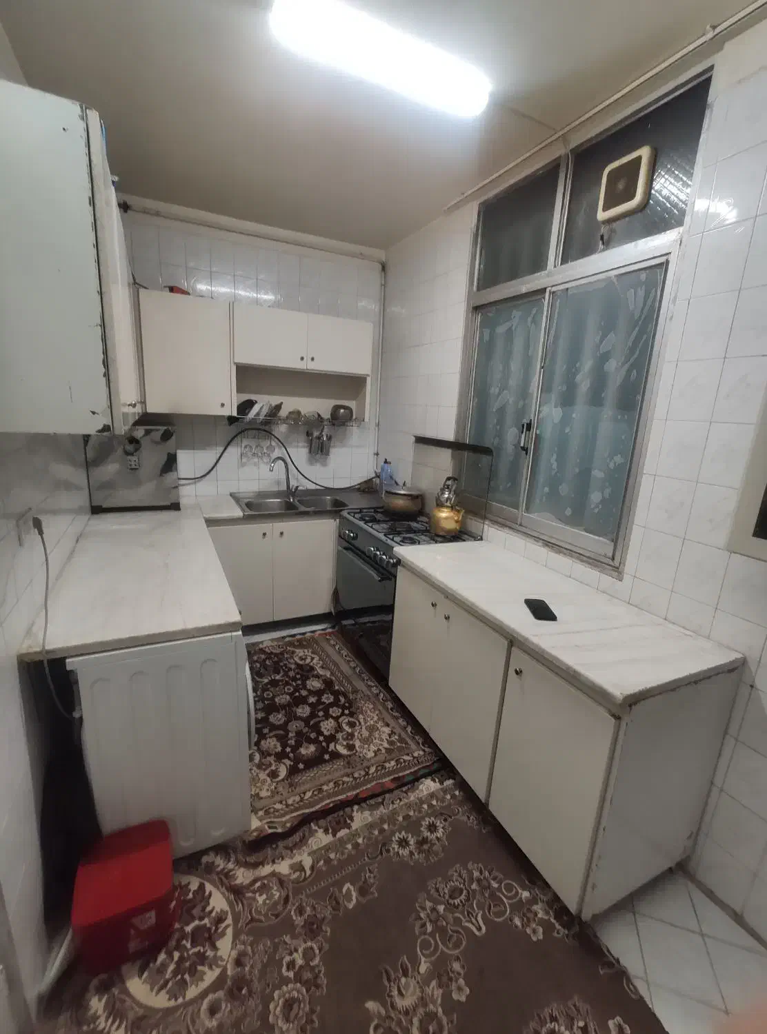 ۹۸ متری دو خوابه، نبش، بر حیدری