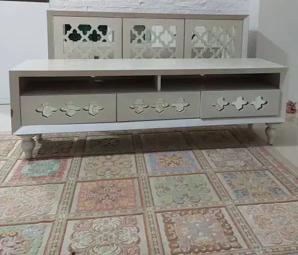 کنسول و میز تلویزیون|بوفه، ویترین، کنسول|شاهینشهر, خانه کارگر|دیوار