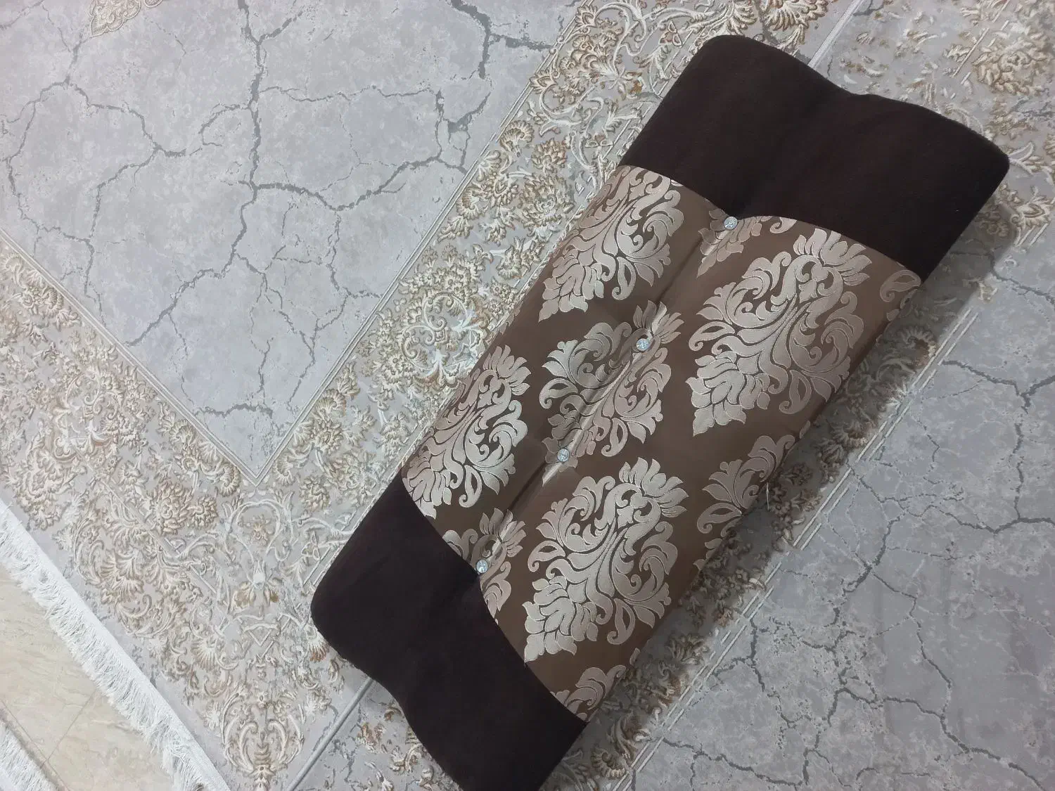 بالشت دیواری|پشتی|خرم‌آباد (تنکابن), |دیوار