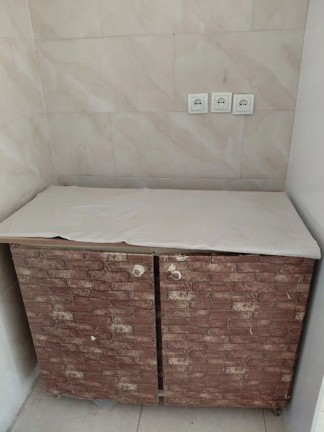 کابینت تک، قابل حمل به راحتی.هرچی دوس دارین بدین|کتابخانه، شلف، قفسه‌های دیواری|اصفهان, لاله|دیوار