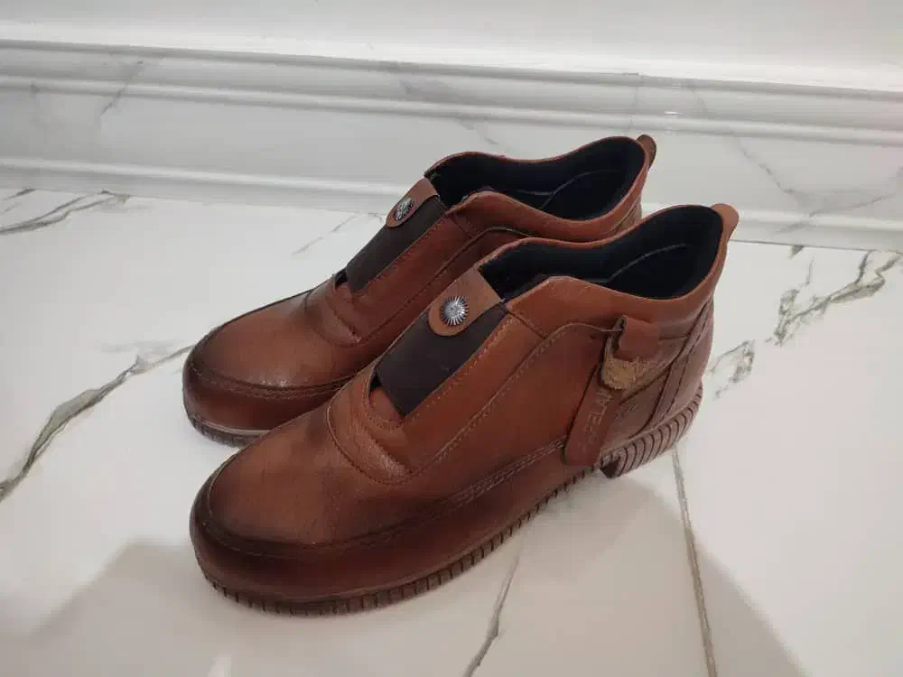 گاپشن زنانه و پوتین زنانه|کیف، کفش، کمربند|ارومیه, |دیوار