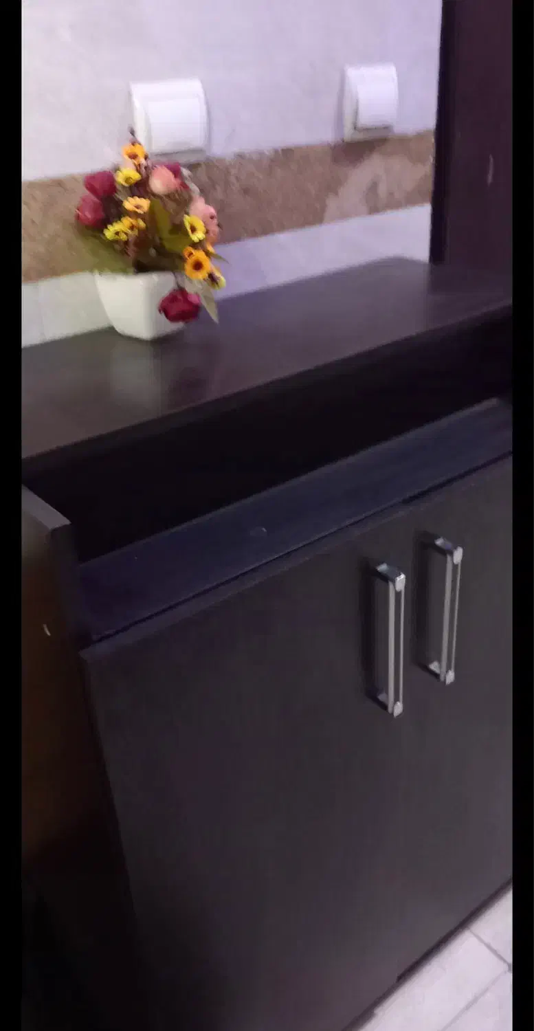 جاکفشی|جاکفشی، کمد، دراور|قدس, شهر‌قدس|دیوار